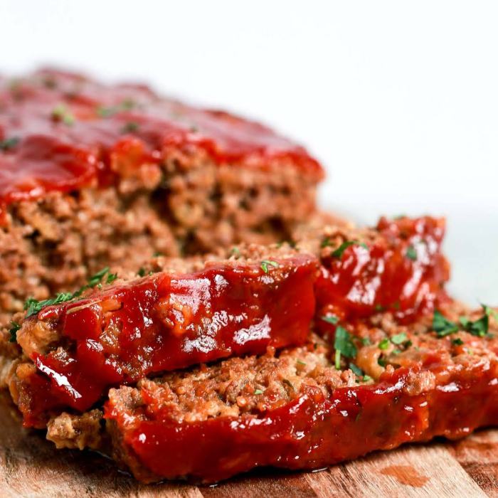 Easy meatloaf recipe with tomato sauce