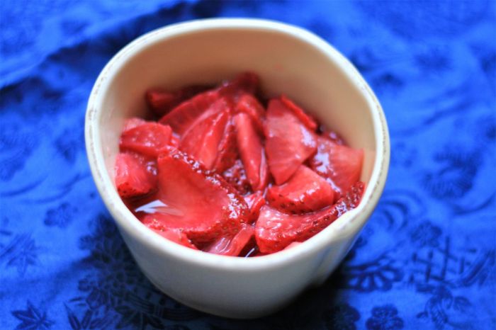 Fresh strawberry sauce recipe